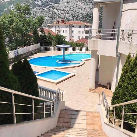 Roman Garden Apartment Risan Buitenkant foto