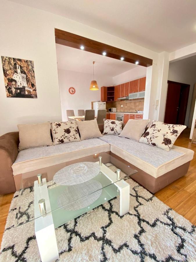 Roman Garden Apartment Risan Buitenkant foto